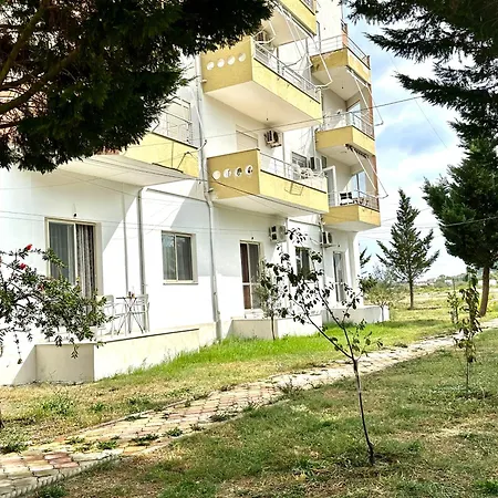 Shell Hom Golem Apartment Golem  Exterior photo